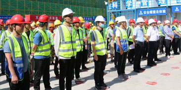 “落实安全责任，推动安全发展”